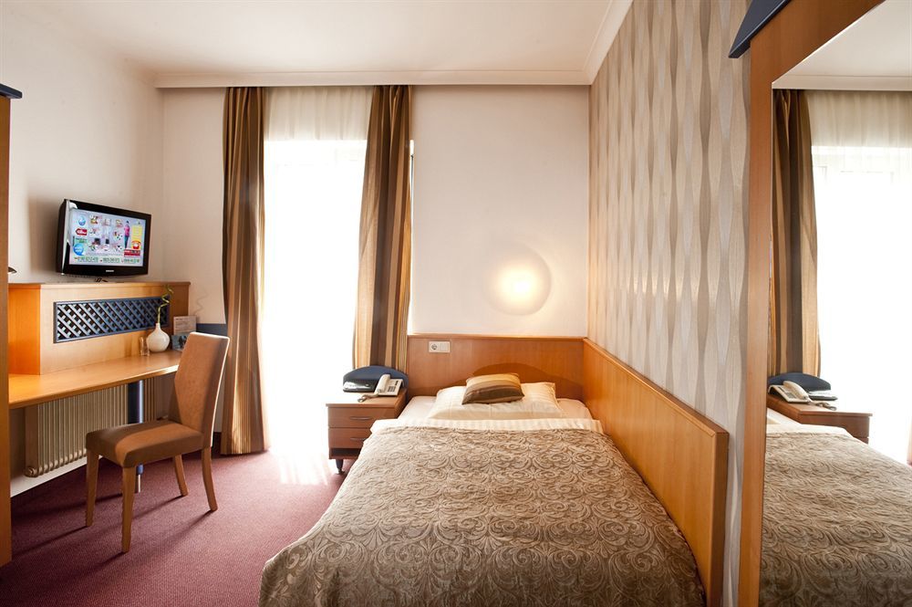 Hotel Geyer Κλάγκενφουρτ Εξωτερικό φωτογραφία